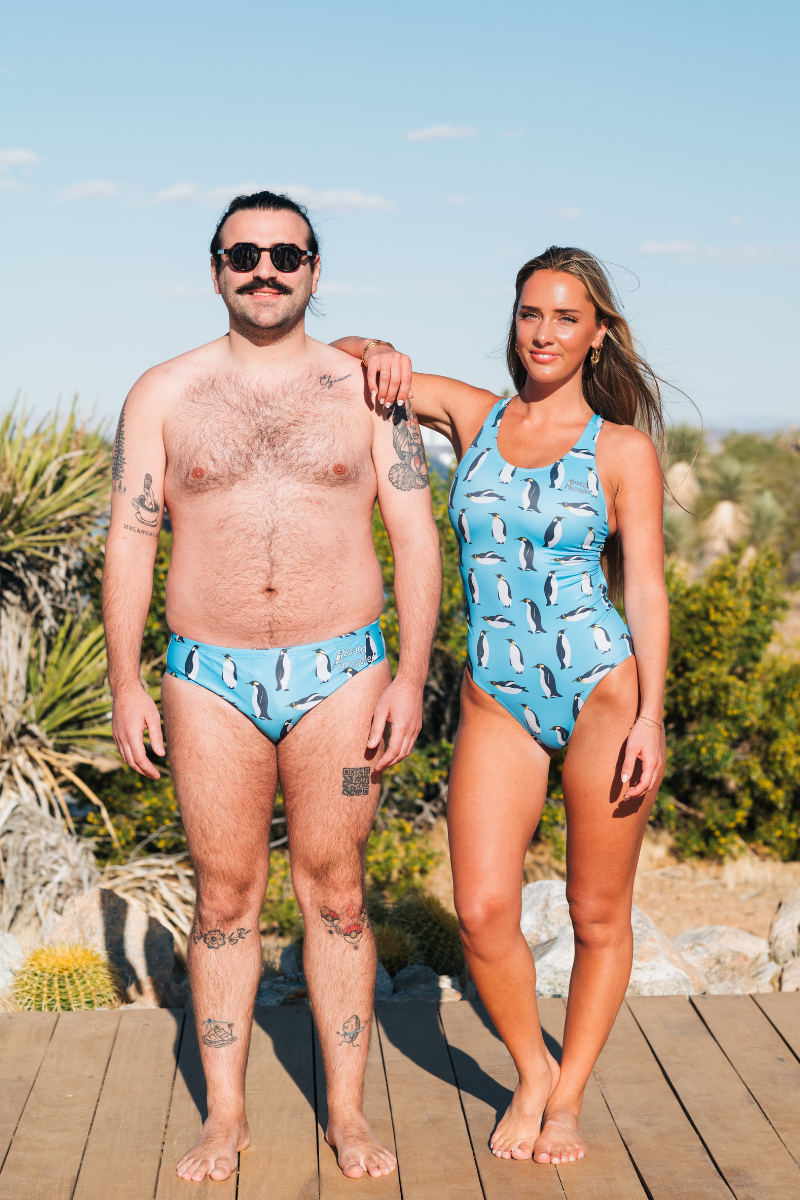 Une Pièce en Bretelles Épaisses en Pingouins