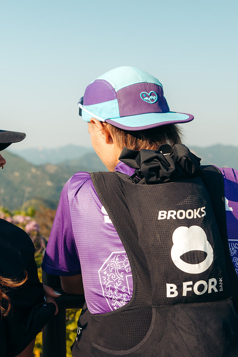 Running Cap in Neon Lagoon